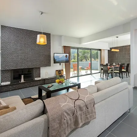 Filerimos Garden Villa *